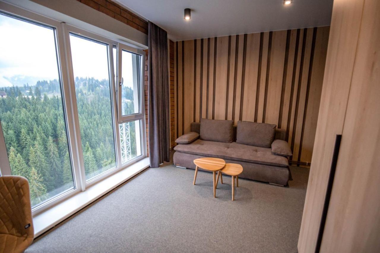 Auberge de jeunesse Chevalier Panorama à Yablunytsya Extérieur photo
